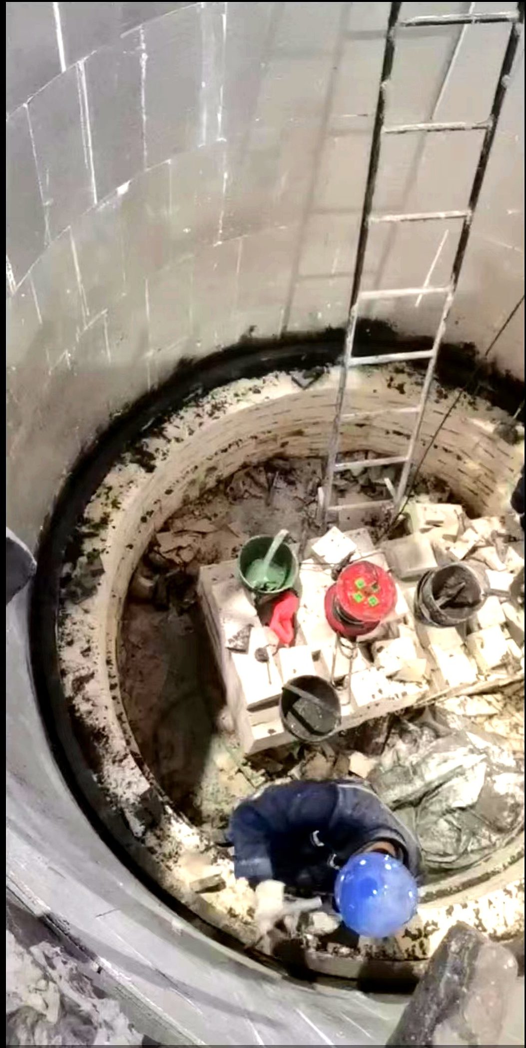 纳米隔热板钢包内衬施工现场
